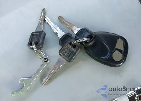 1998 Chevrolet K1500 Fleetside из США, поврежденный, VIN 2GCEK19R5W1175624